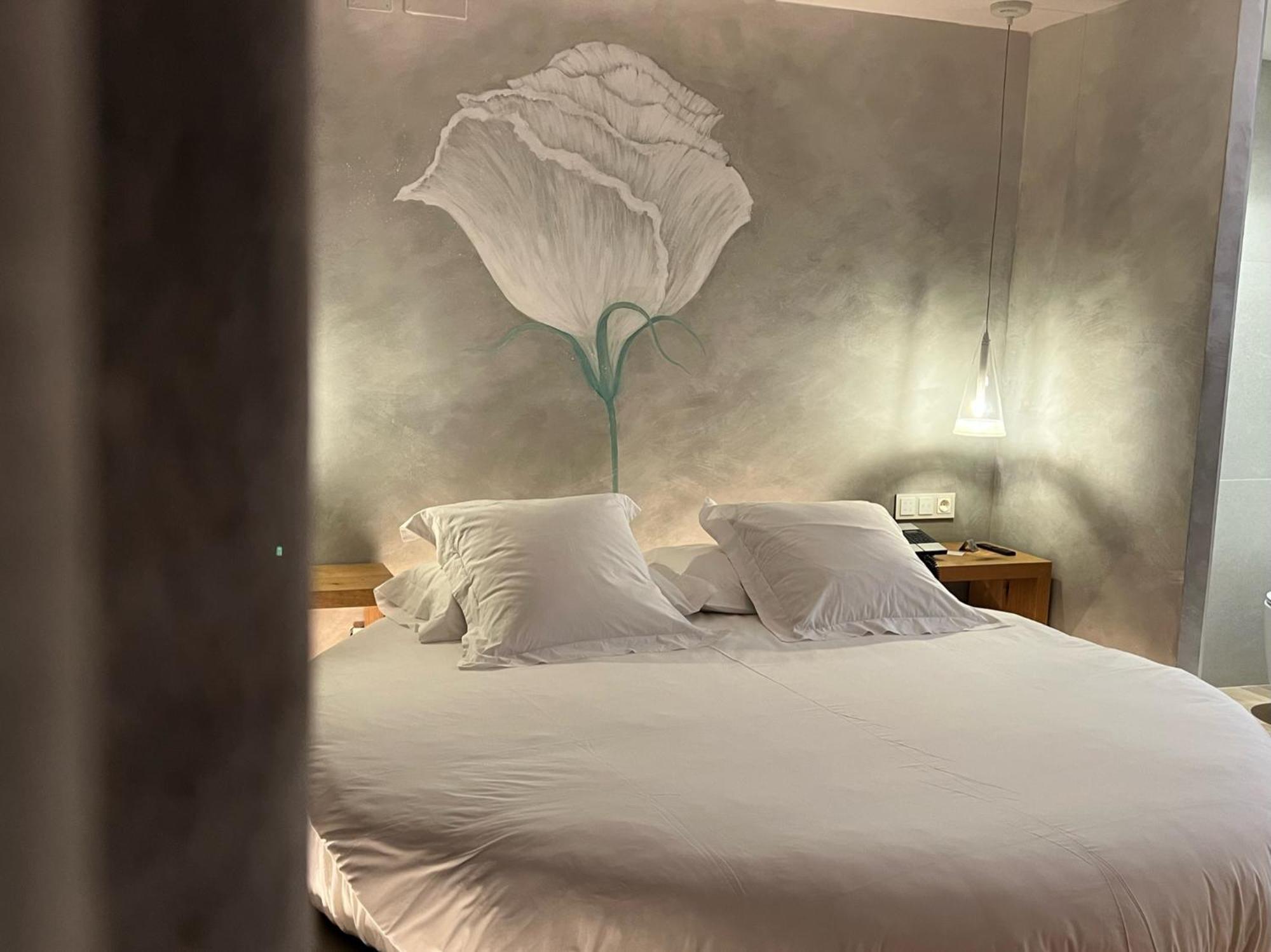 Boutique Hotel Urbisol Calders Bagian luar foto