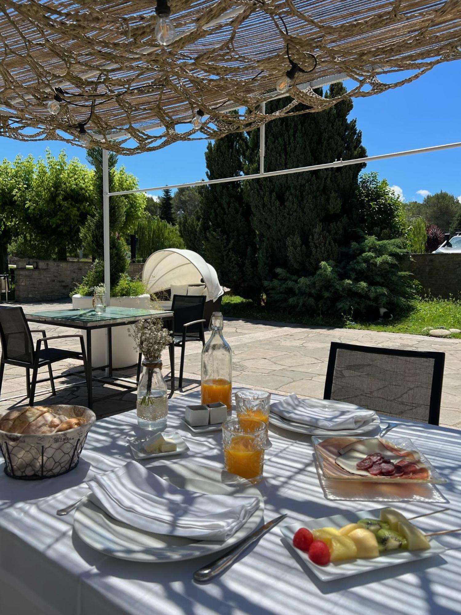 Boutique Hotel Urbisol Calders Bagian luar foto